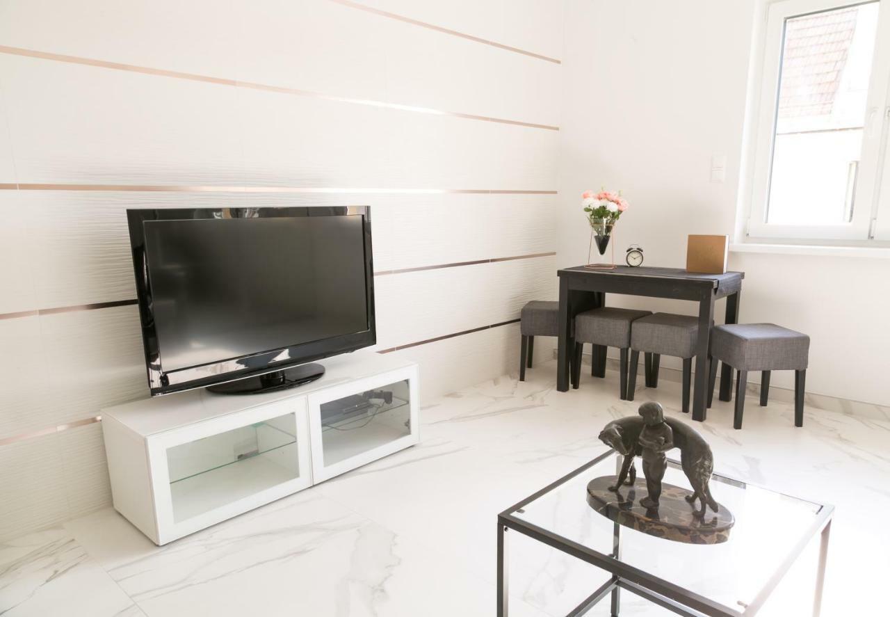 Supreme Vienna Studio Apartment Bagian luar foto