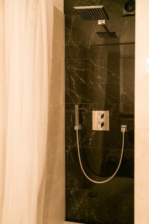 Supreme Vienna Studio Apartment Bagian luar foto