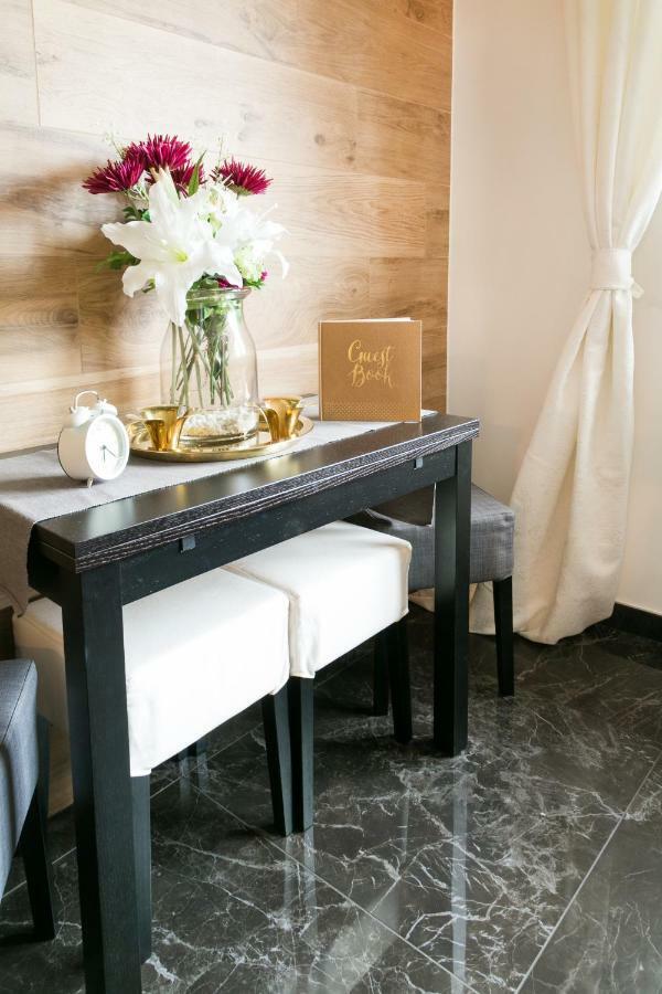 Supreme Vienna Studio Apartment Bagian luar foto