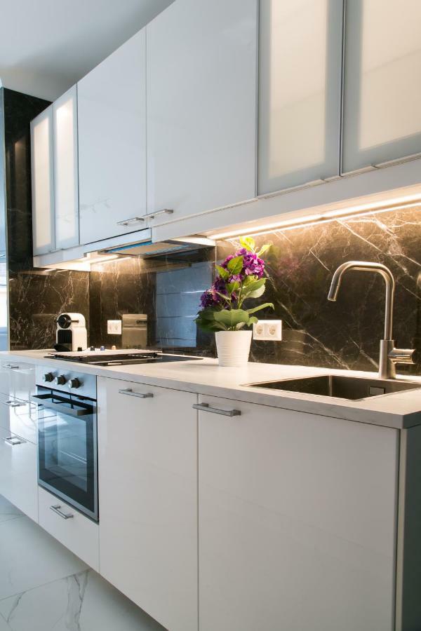 Supreme Vienna Studio Apartment Bagian luar foto